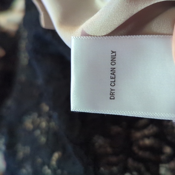 Banana Republic Black + Tan Lace Pencil Skirt Women's Size 2P - Picture 5 of 5